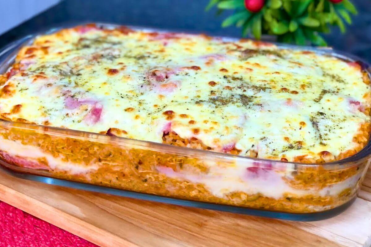 Arroz em Camadas Para Uma Refeição Completa