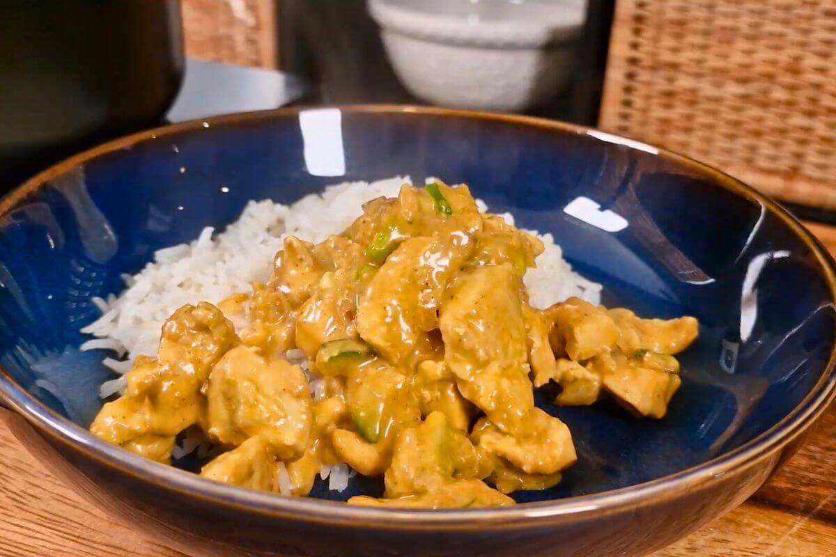 Frango ao Cury Cremoso em Poucos Passos