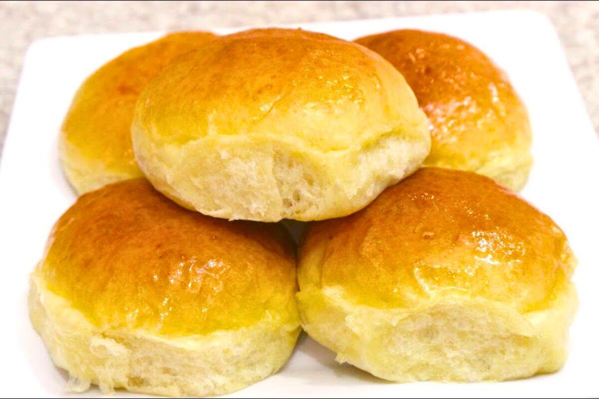 Pãozinho de Batata Recheado Com Requeijão