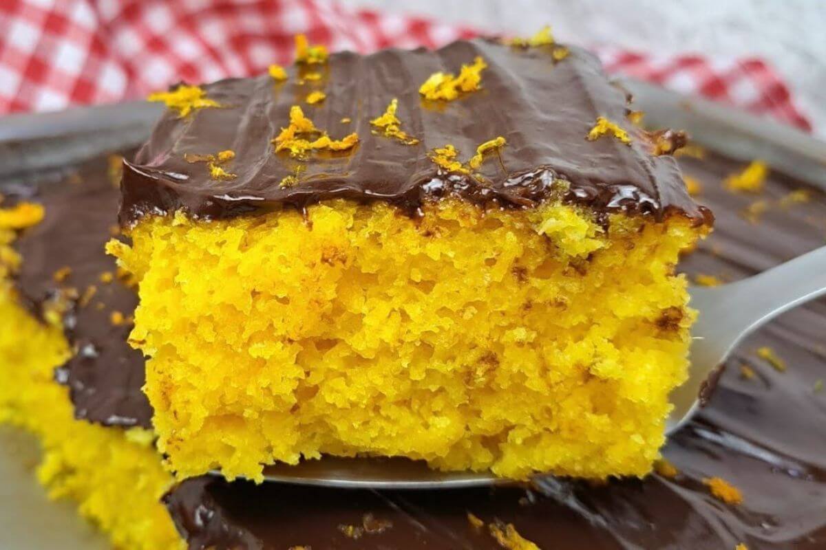 Bolo de Cenoura Com Toque Cítrico de Laranja