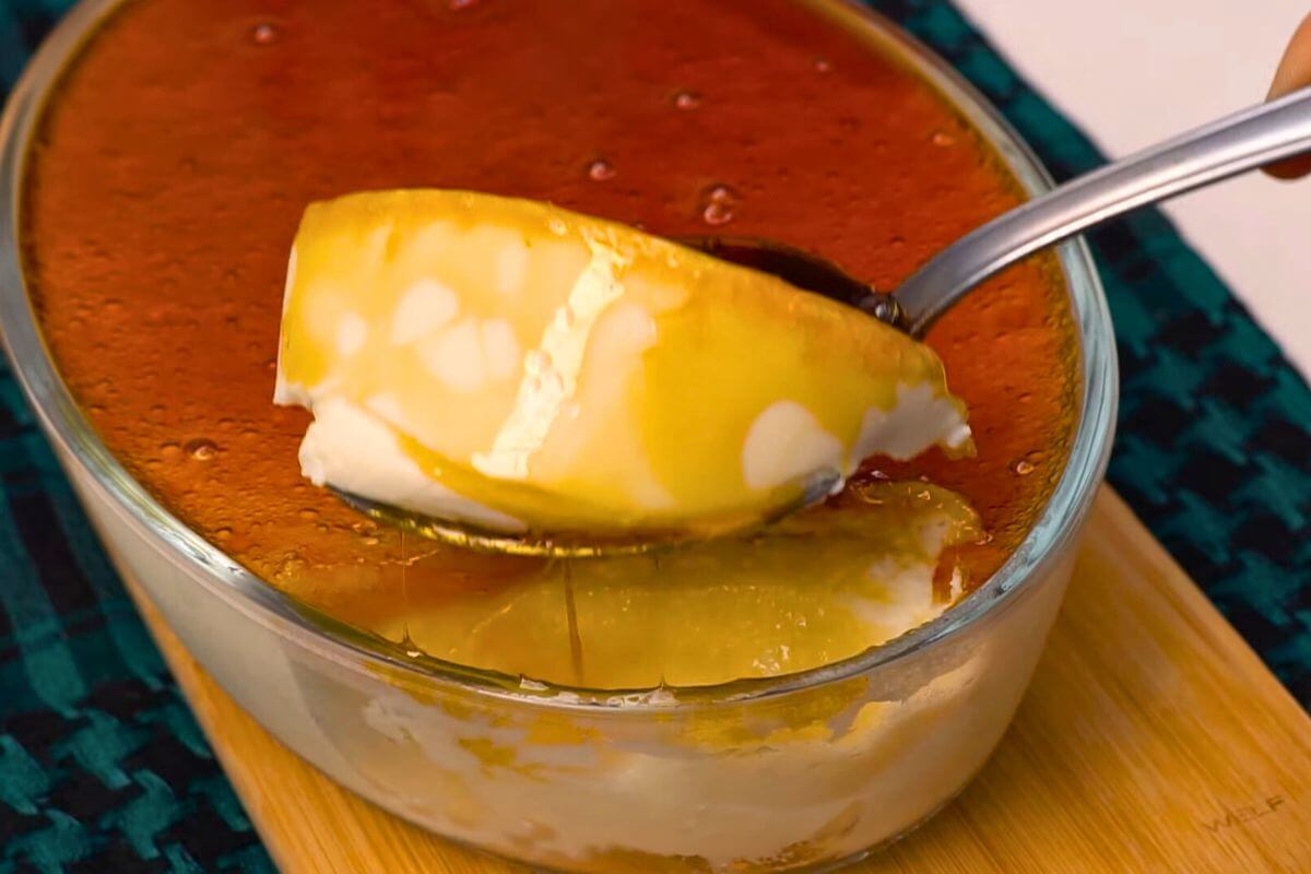 Pudim Na Travessa Com Calda de Caramelo