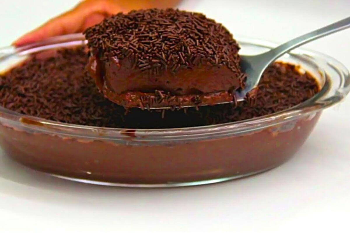 Sobremesa Simples e Deliciosa de Chocolate