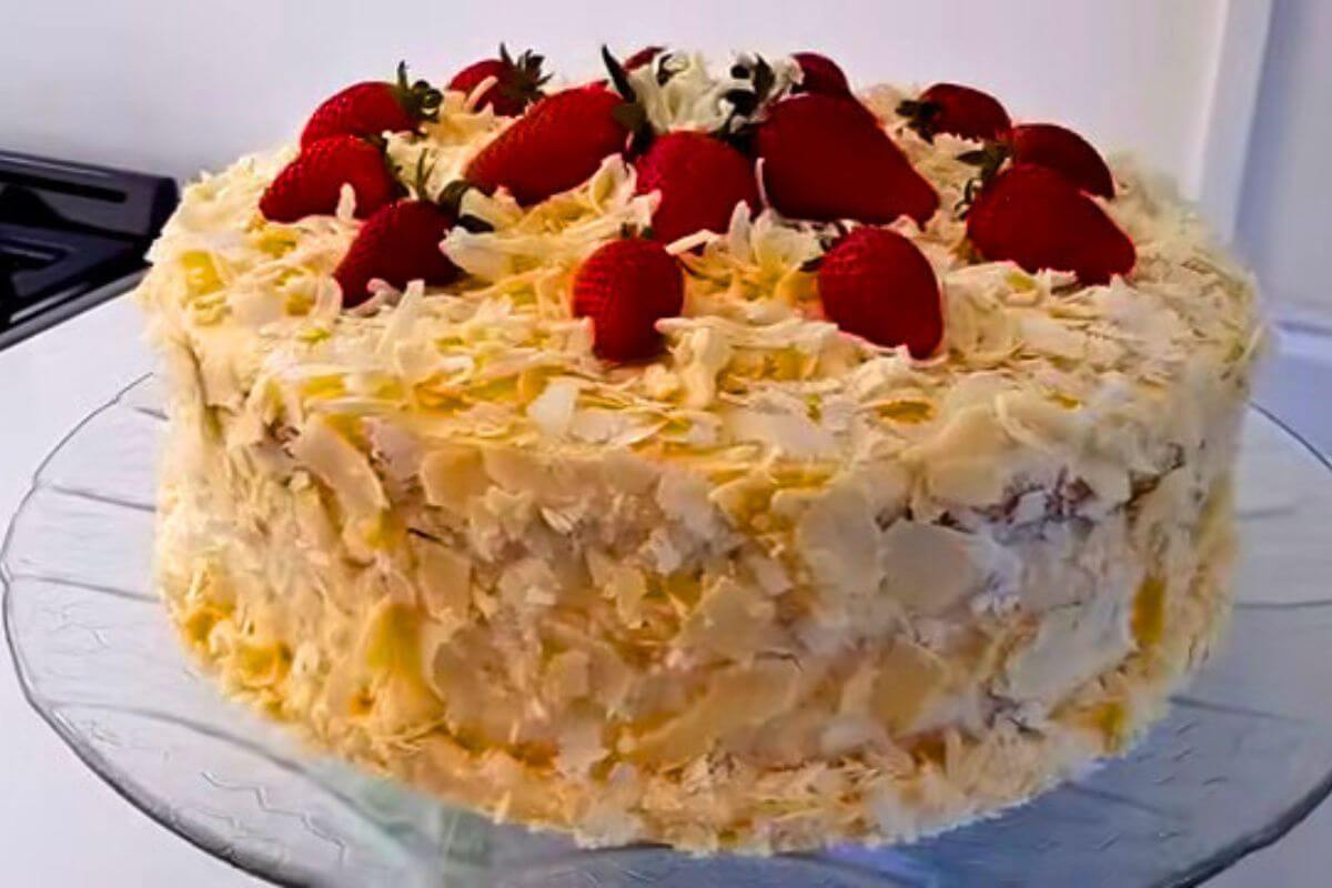 Bolo Trufado de Morango de Dar Água na Boca