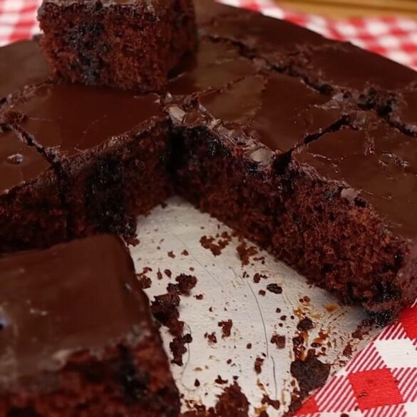 Chocolate cake with cone Chocolate cake with cone