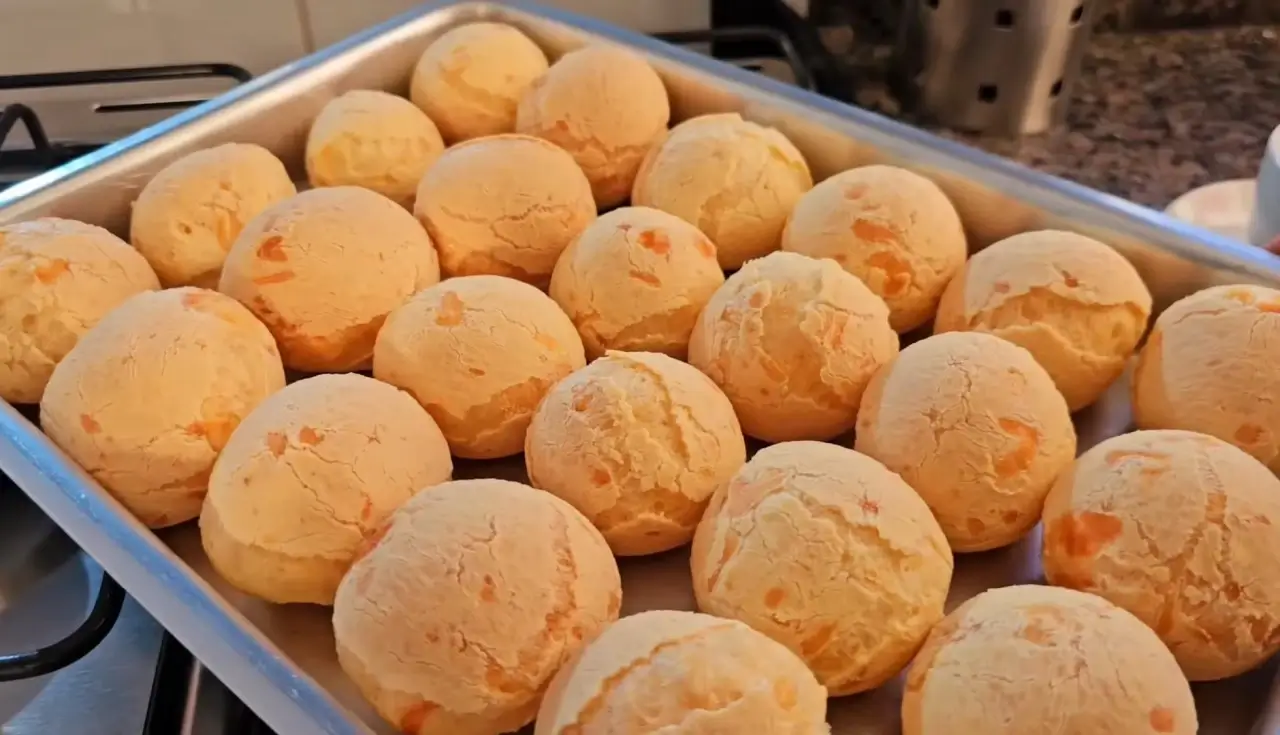 Pão de Queijo de Liquidificador que Sempre Dá Certo (Receita Secreta!)