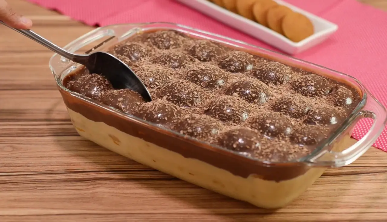 Pavê Simples e Fácil de Pão de Mel Para o Natal