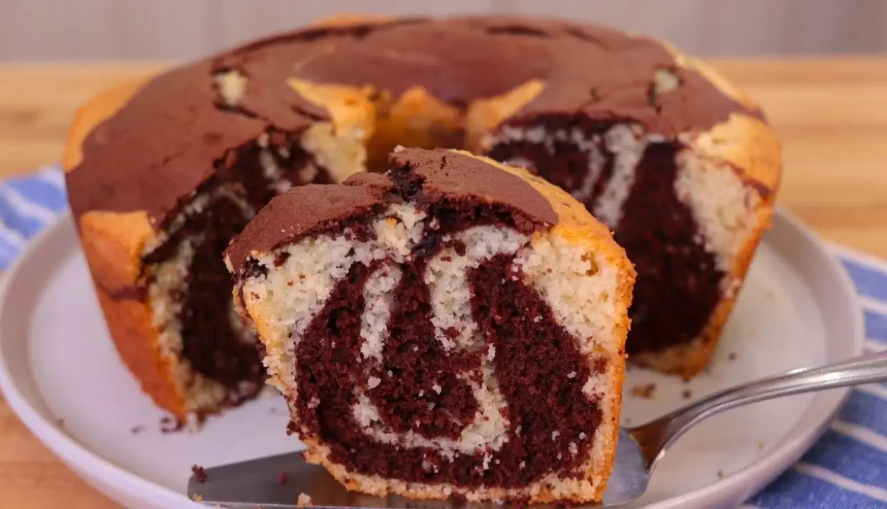 A Melhor Receita de Bolo Mesclado Simples e Fofinho que Você Vai Fazer!