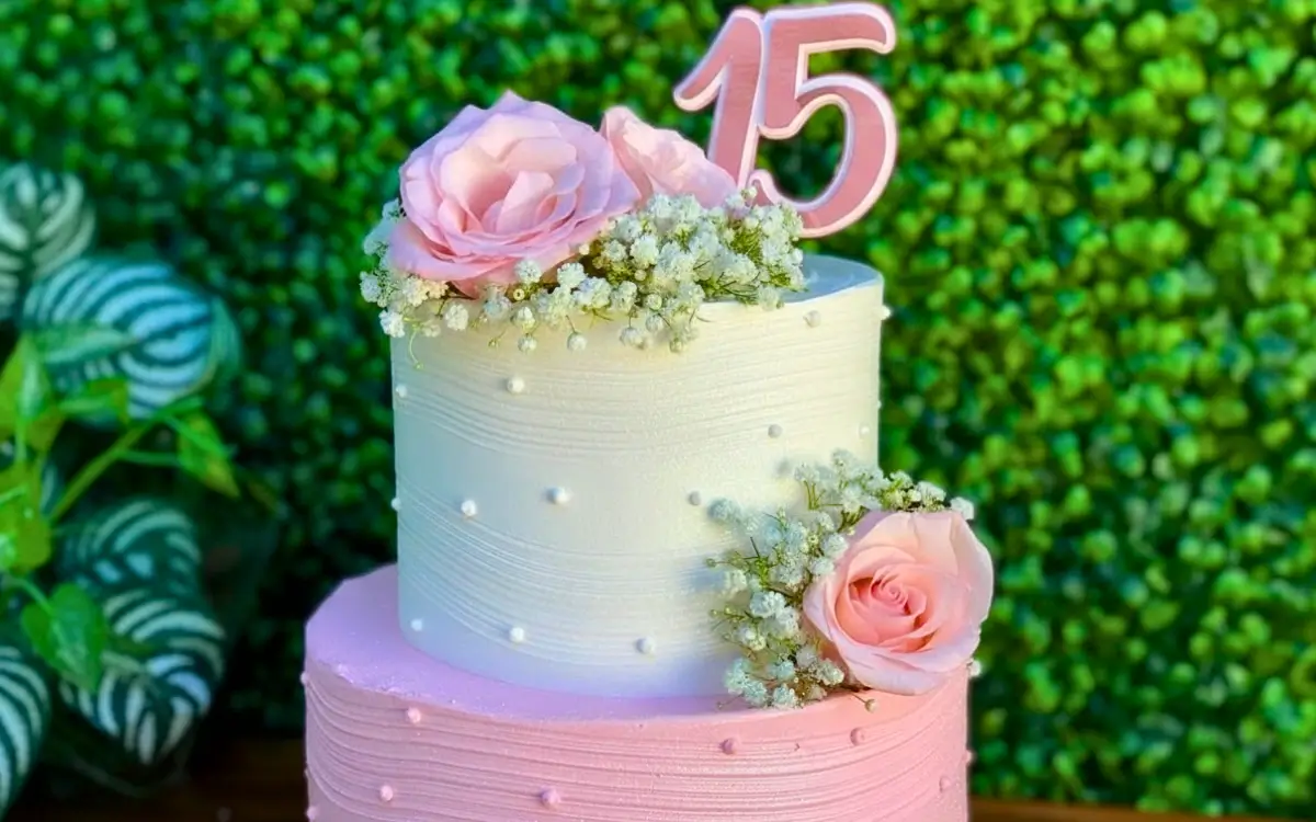 Bolo Degradê Rosa Para a Festa de 15 Anos Perfeita!