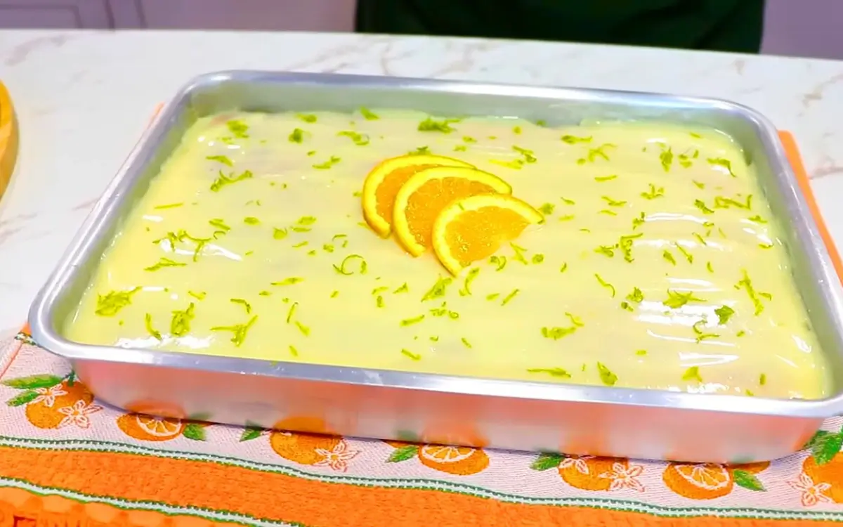 Bolo de Laranja Úmido Com Calda Cremosa