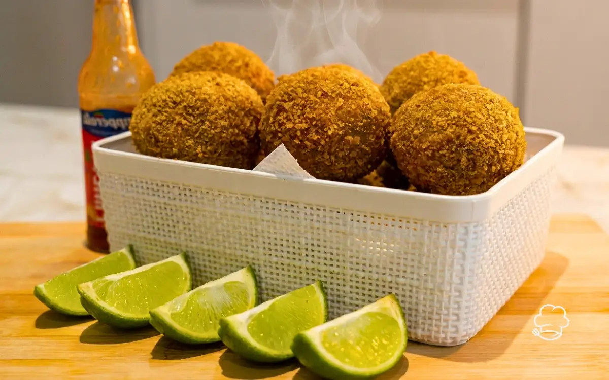 Bolinho de Carne Moída Recheado
