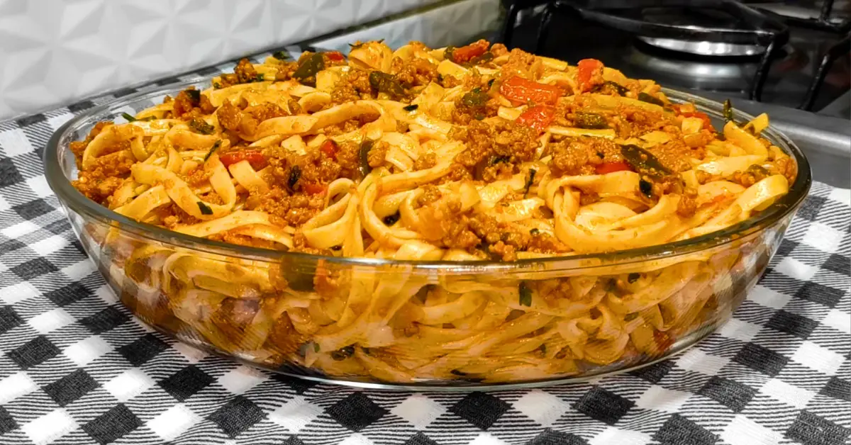 Macarronada com Carne Moída Sem Molho de Tomate