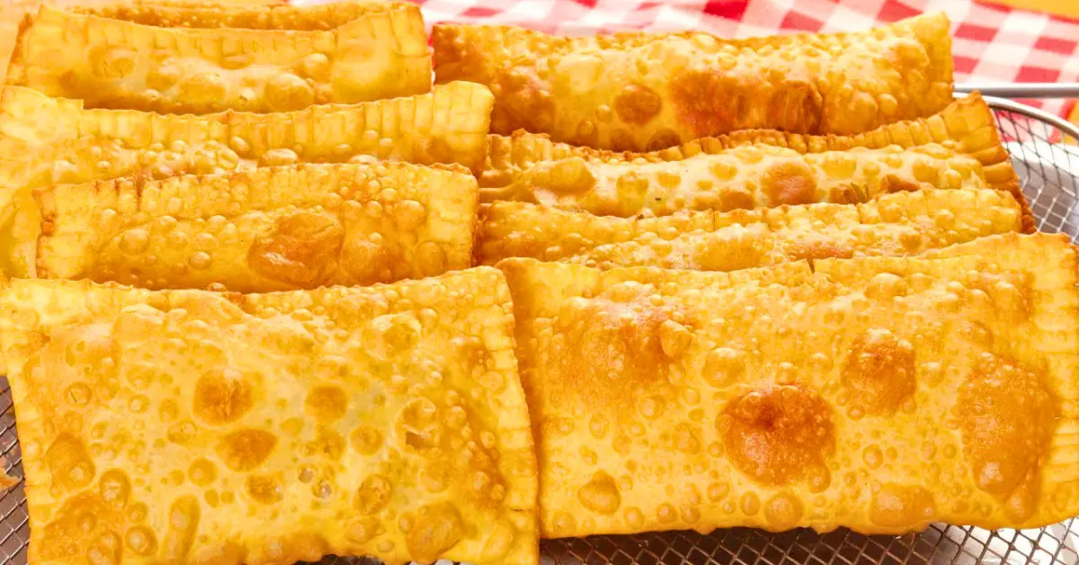 Massa de Pastel Caseiro Crocante com Recheio de Carne Moída